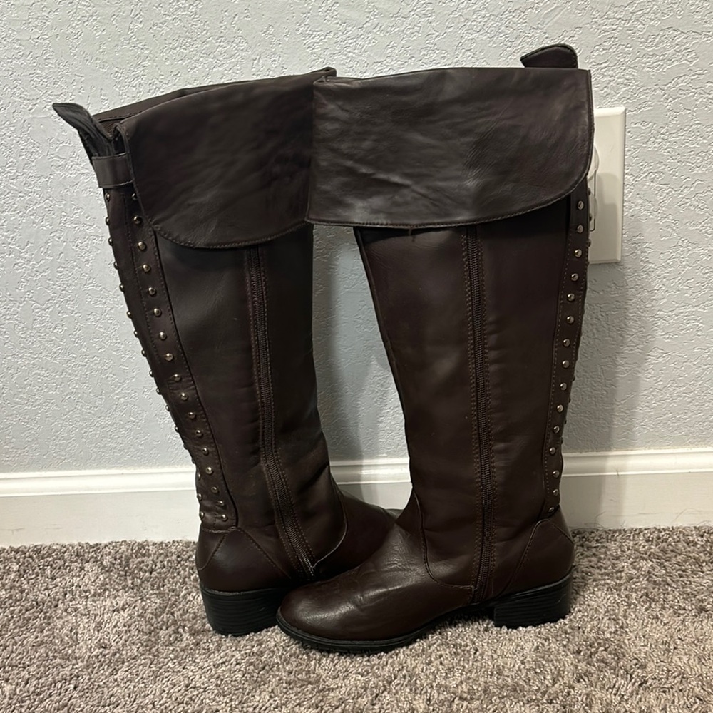 Brown Knee-High Boutique Leather Boots